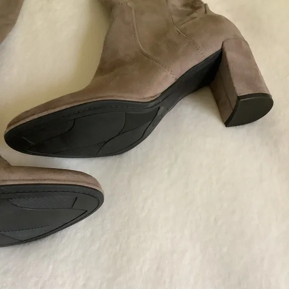 NWOT Liz Claiborne Over Knee Boots (8) - Picture 8 of 14